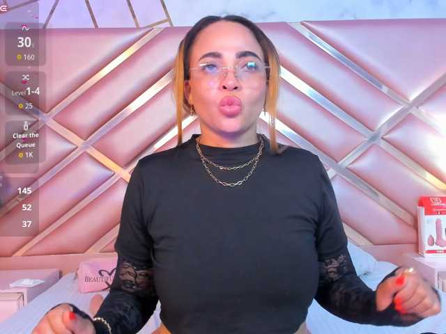 MarianOrozcoX live cam on BongaCams