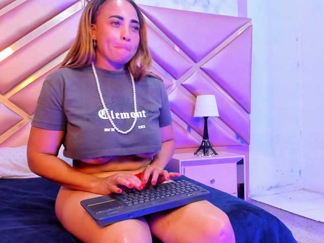 MarianOrozcoX live cam on BongaCams