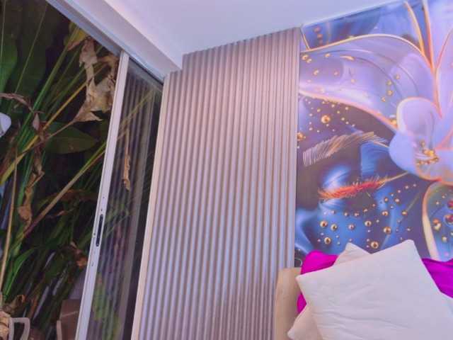 evediamondcr live cam on BongaCams