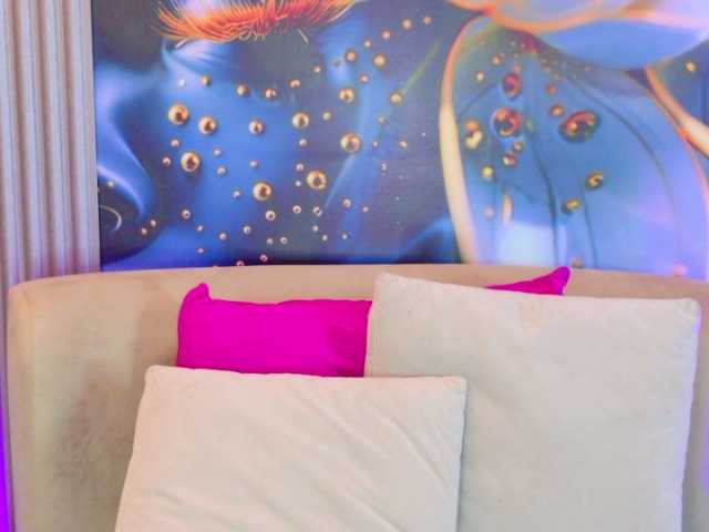 evediamondcr live cam on BongaCams
