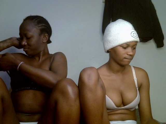 Sexyy-Duo live cam on BongaCams