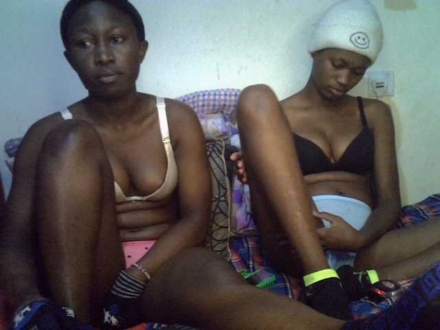 Sexyy-Duo live cam on BongaCams