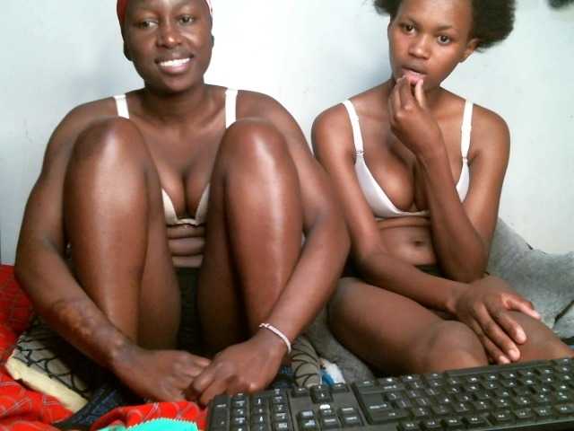Sexyy-Duo live cam on BongaCams