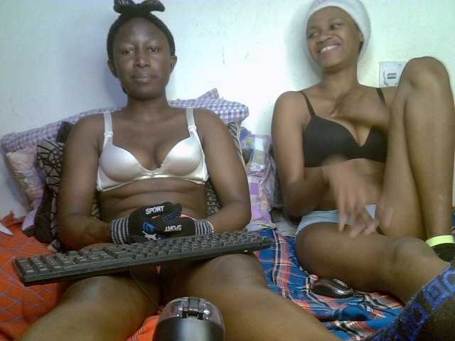 Sexyy-Duo live cam on BongaCams