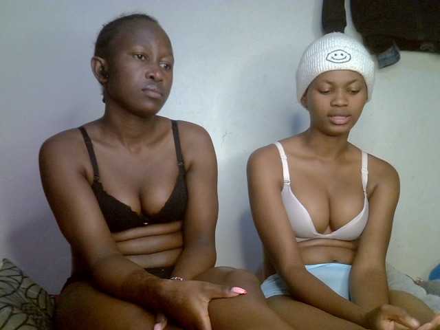 Sexyy-Duo live cam on BongaCams