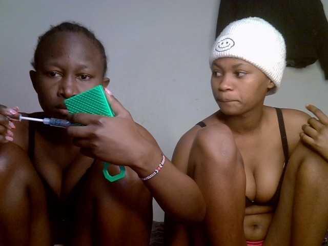 Sexyy-Duo live cam on BongaCams