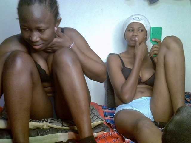 Sexyy-Duo live cam on BongaCams