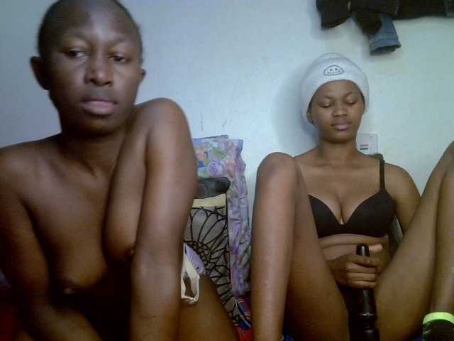 Sexyy-Duo live cam on BongaCams