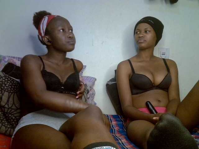 Sexyy-Duo live cam on BongaCams