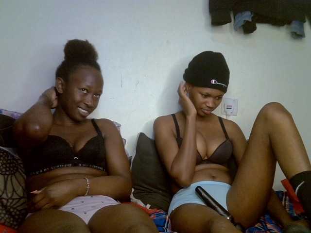 Sexyy-Duo live cam on BongaCams