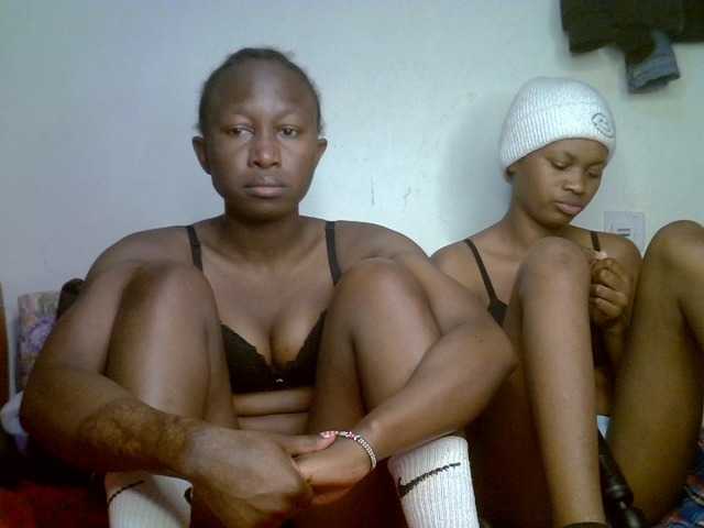 Sexyy-Duo live cam on BongaCams