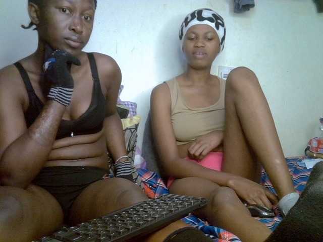 Sexyy-Duo live cam on BongaCams