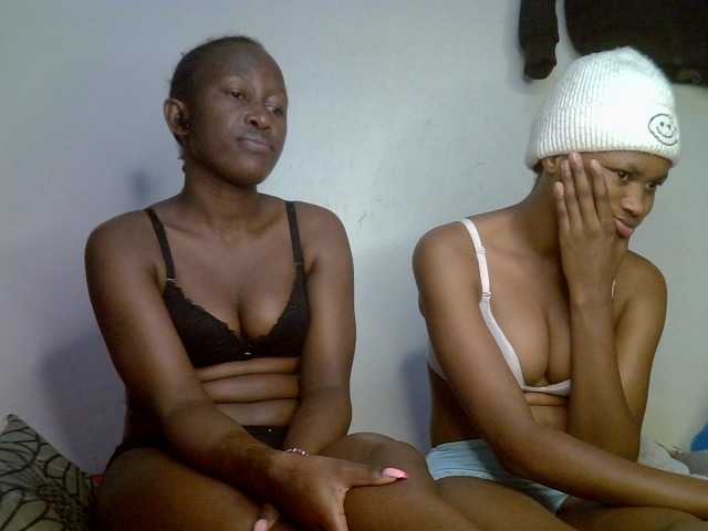 Sexyy-Duo live cam on BongaCams