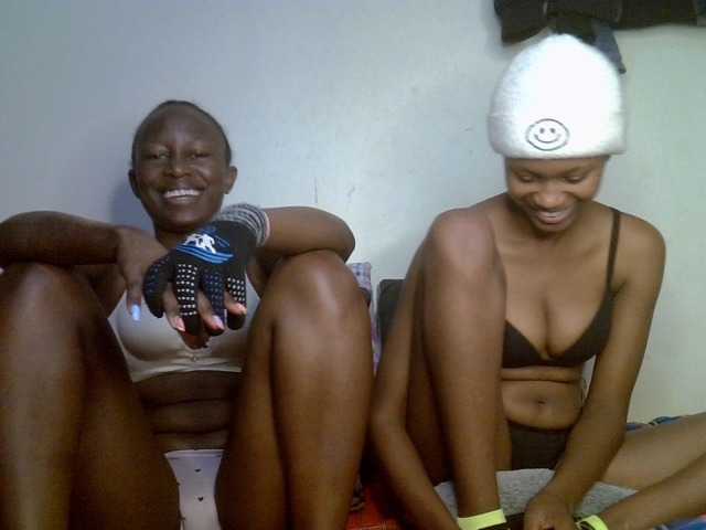 Sexyy-Duo live cam on BongaCams
