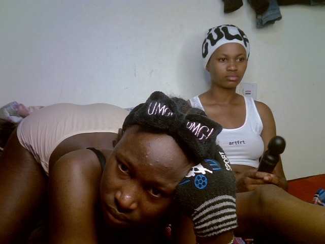 Sexyy-Duo live cam on BongaCams