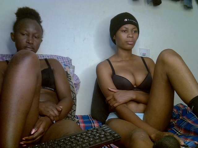 Sexyy-Duo live cam on BongaCams