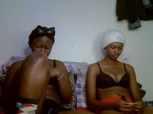 Sexyy-Duo live cam on BongaCams