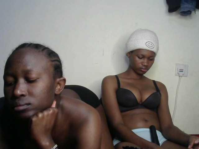 Sexyy-Duo live cam on BongaCams
