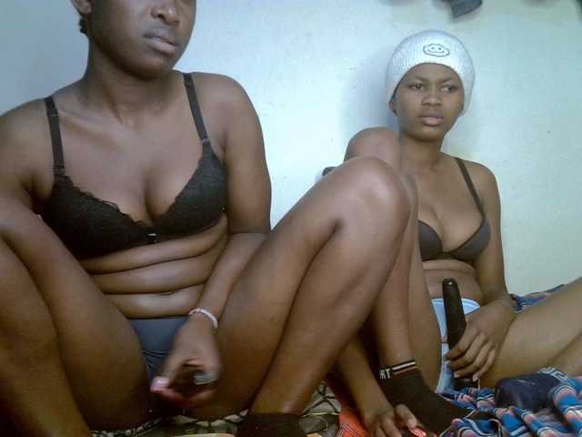Sexyy-Duo live cam on BongaCams