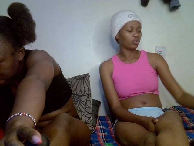 Sexyy-Duo live cam on BongaCams