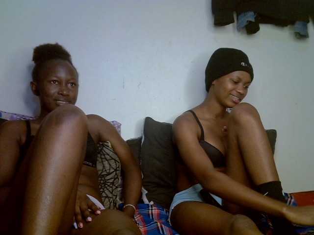 Sexyy-Duo live cam on BongaCams
