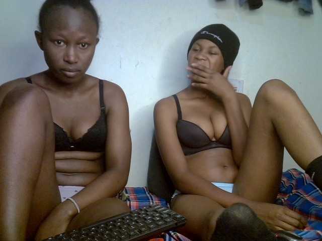 Sexyy-Duo live cam on BongaCams