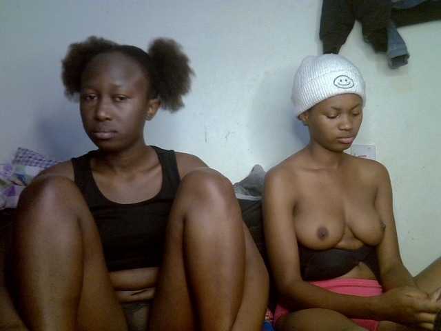 Sexyy-Duo live cam on BongaCams