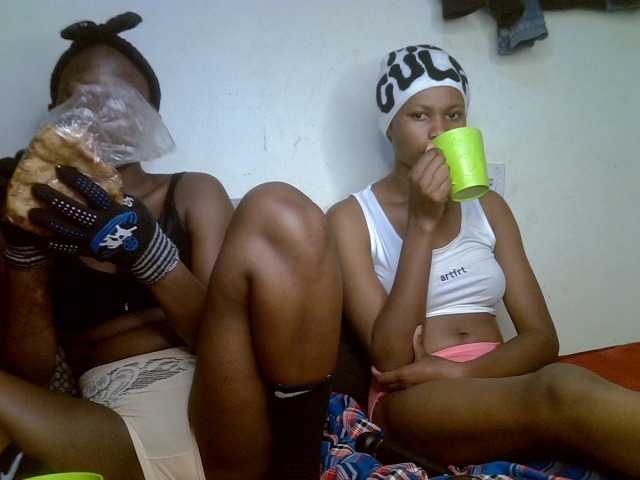 Sexyy-Duo live cam on BongaCams