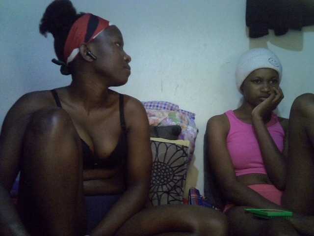 Sexyy-Duo live cam on BongaCams