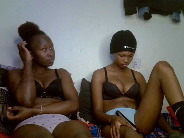Sexyy-Duo live cam on BongaCams