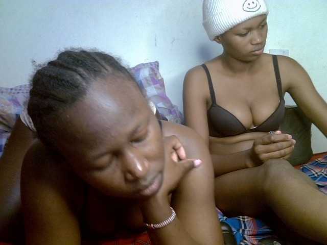 Sexyy-Duo live cam on BongaCams