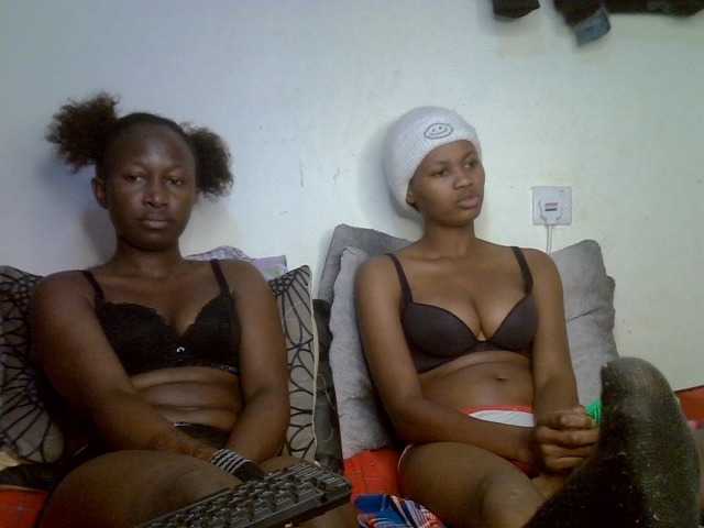 Sexyy-Duo live cam on BongaCams