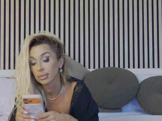 AlisaRoyal webcam