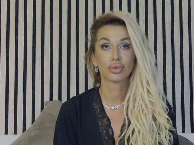 AlisaRoyal webcam