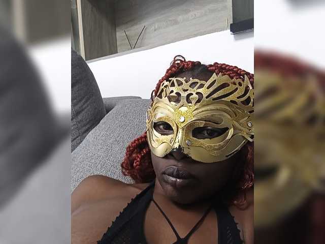 Pinkiedonna811 live cam on BongaCams