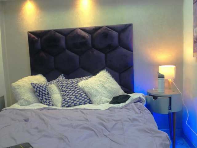AriLux live cam on BongaCams