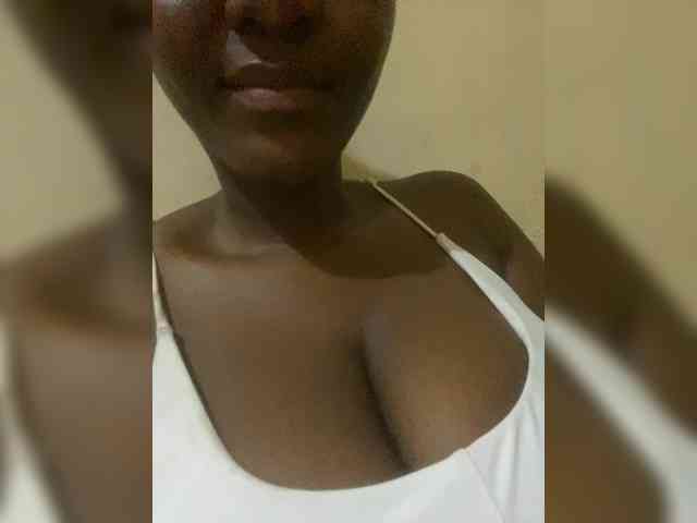 Modelo: EbonySinclair