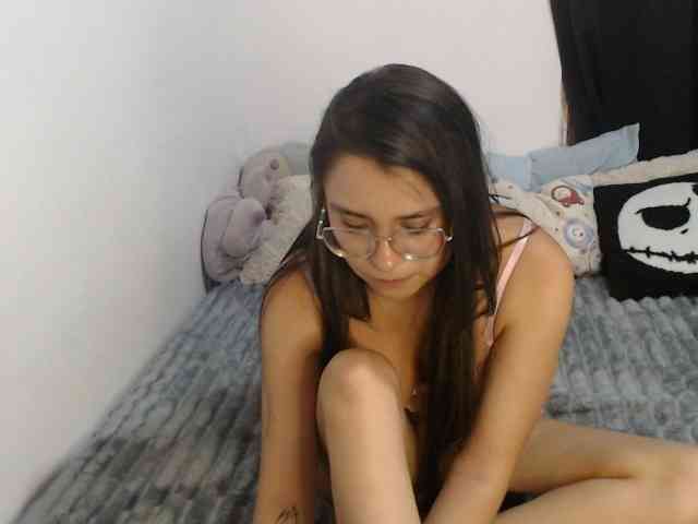 Zoeeeth webcam