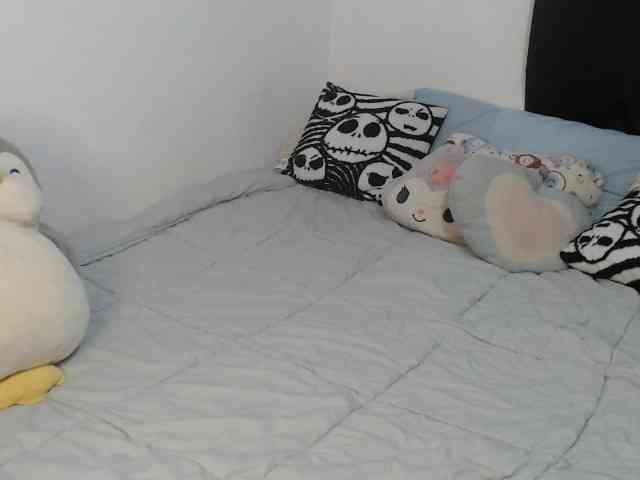 Zoeeeth webcam