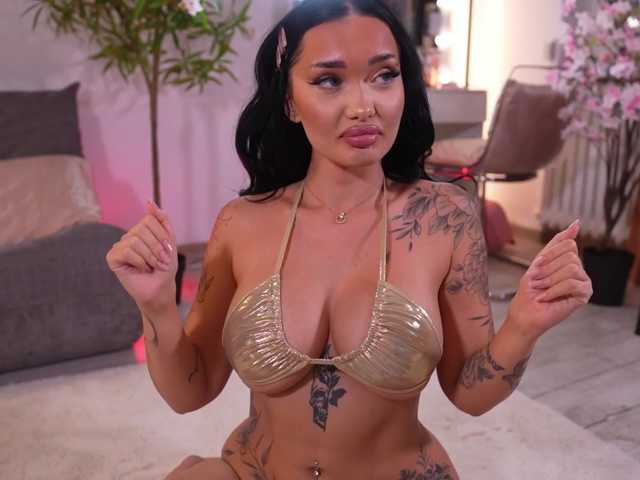 SashaFererra live cam preview