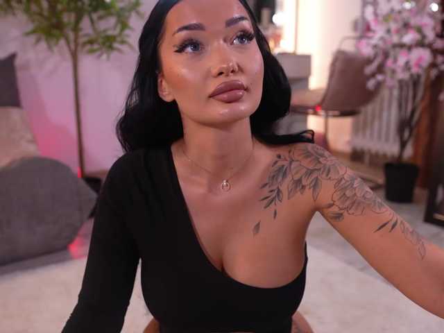 SashaFererra live cam preview
