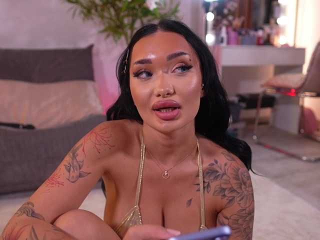 SashaFererra live cam preview