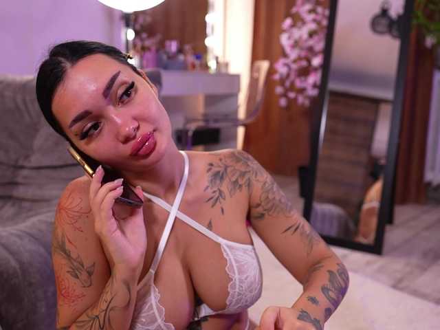 SashaFererra live cam