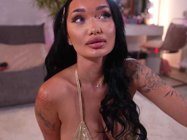 SashaFererra live cam preview