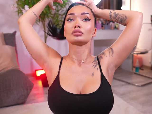 SashaFererra live cam on BongaCams