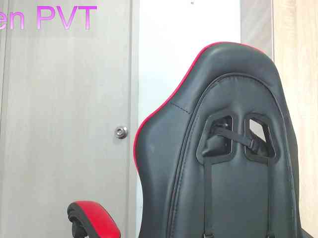 HornyCute webcam