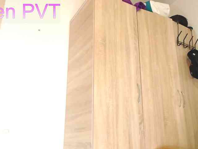 HornyCute webcam