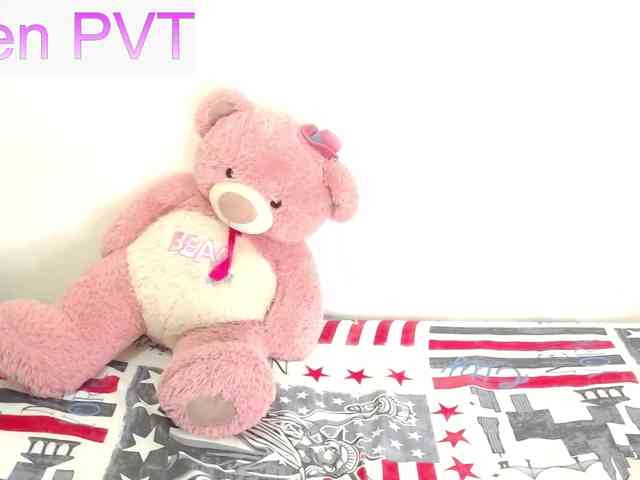 HornyCute webcam
