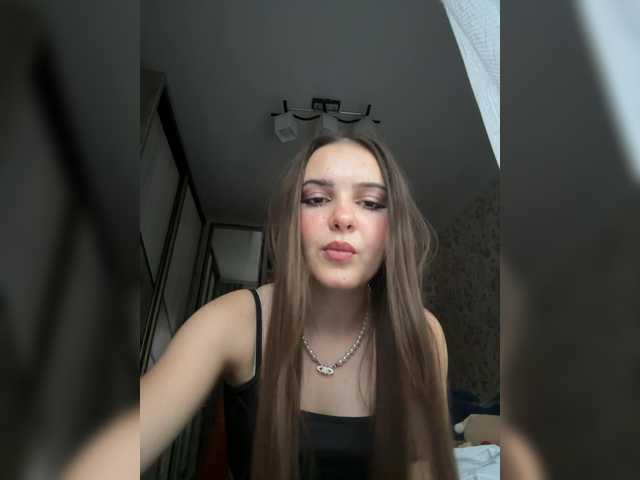 Mika-Sparkle live cam on BongaCams