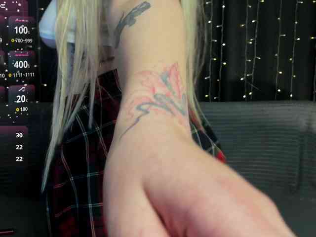 Angel-Ivory Live Webcam on BongaCams